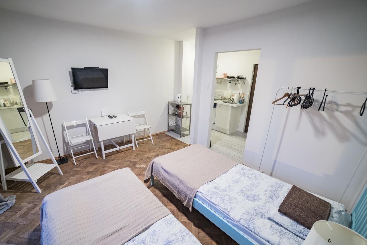 Koro De Varsovio - Apartament Ciasna 10 외부 사진